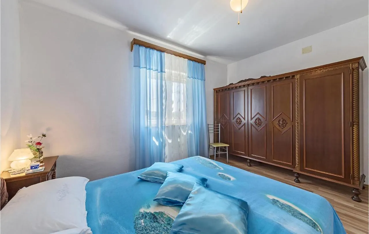 2 Bedroom Lovely Apartment In Labin
