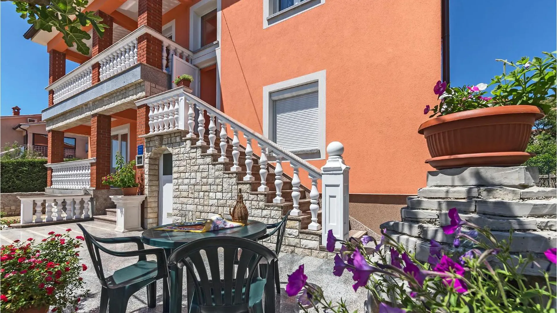 2 Bedroom Lovely Apartment In Labin